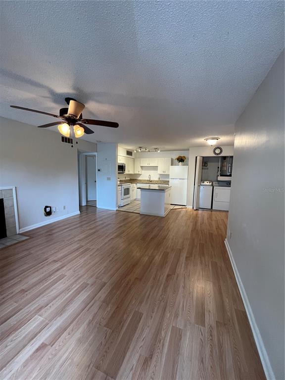 Building Photo - 315 Lakepointe Dr