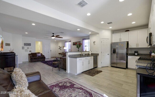 Building Photo - 20839 W Elm Way