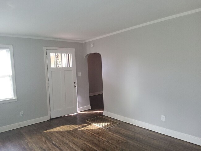 Building Photo - 157 Roberta Dr