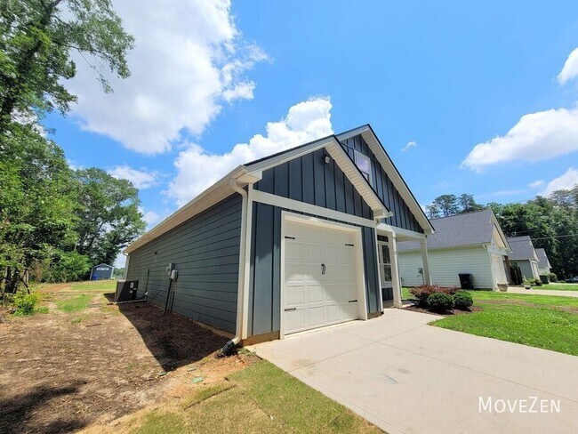 Building Photo - 32 Shamrock Ln