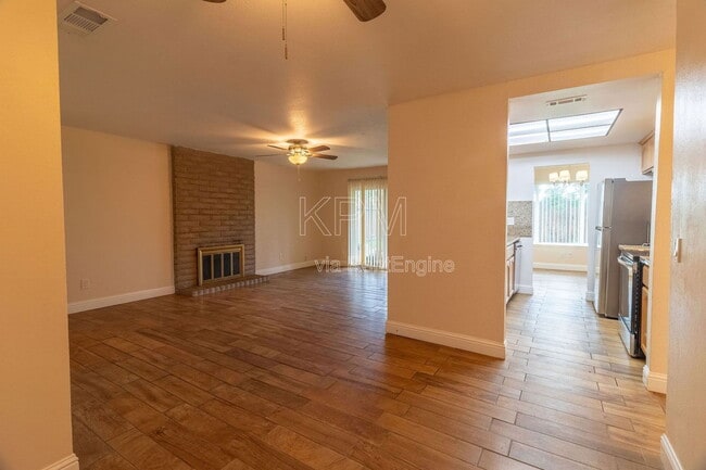 Building Photo - 2414 Shropshire Dr