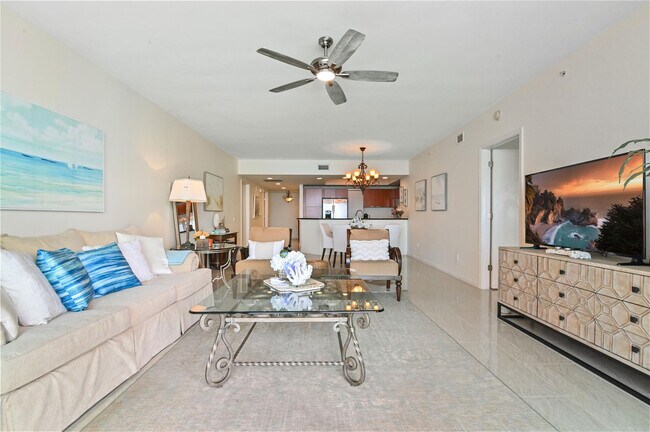 Building Photo - 2650 Lake Shore Dr