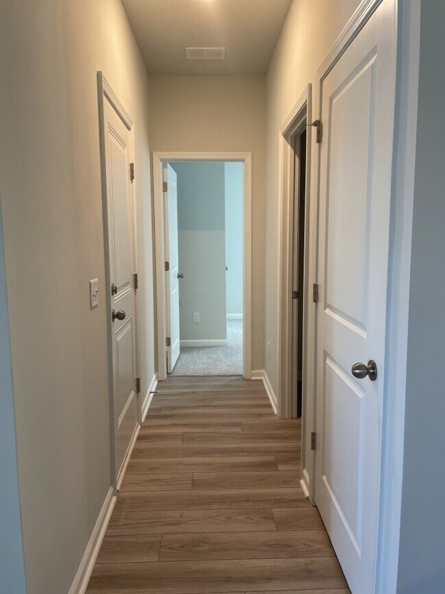 Building Photo - 239 W Bradford Pointe Dr