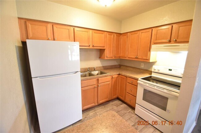 Building Photo - 302 Danube Ave