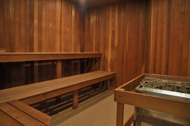 Building Photo - 2900 Blackhawk Ct