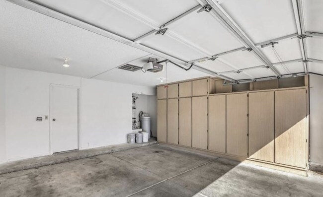 Building Photo - 317 Yardarm Way