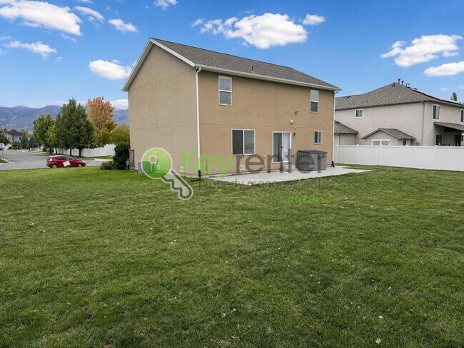 Building Photo - 374 Wellington Dr