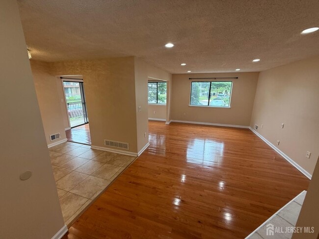 Building Photo - 1302 Edison Glen Terrace