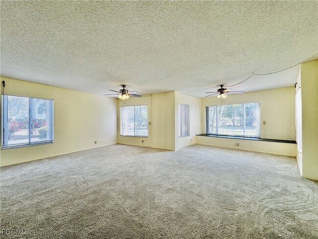 Building Photo - 2264 Winkler Ave