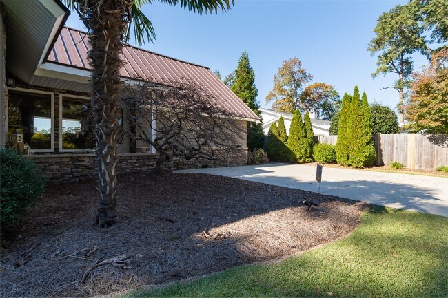 Building Photo - Waterfront Property