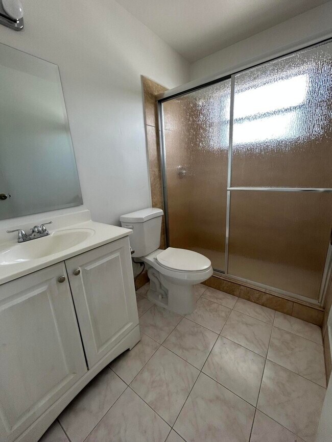 Building Photo - 6140 SW 41st Ct
