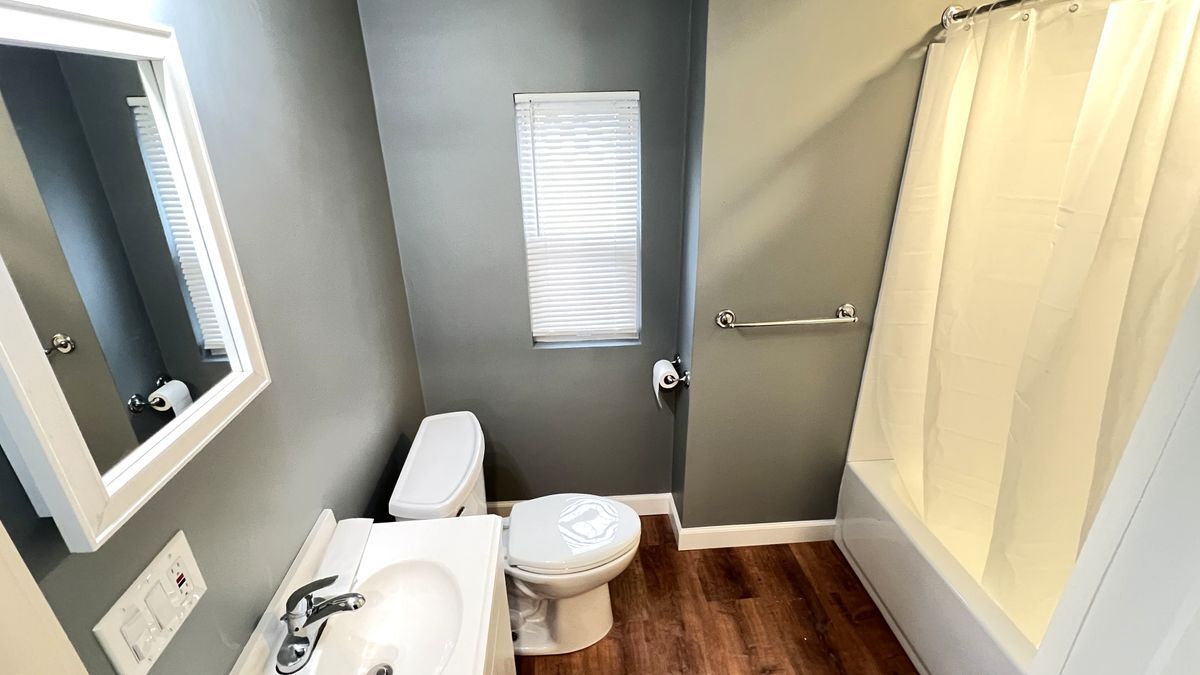 Building Photo - 31 Ridgeway St