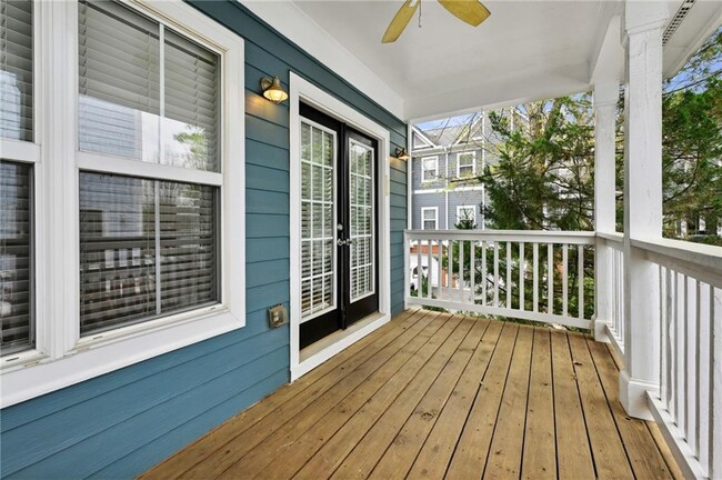 Building Photo - 272 Carlyle Park Dr
