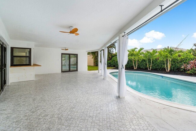 Building Photo - 1200 SW 8th St