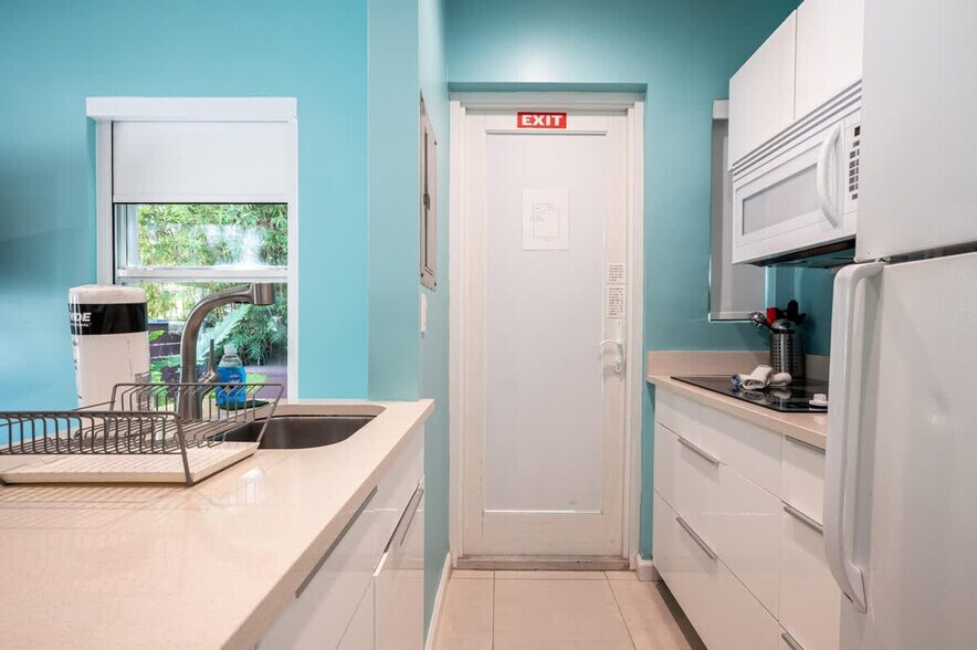 Building Photo - 334 Oregon St