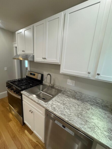 Building Photo - 11 Belmont Sq