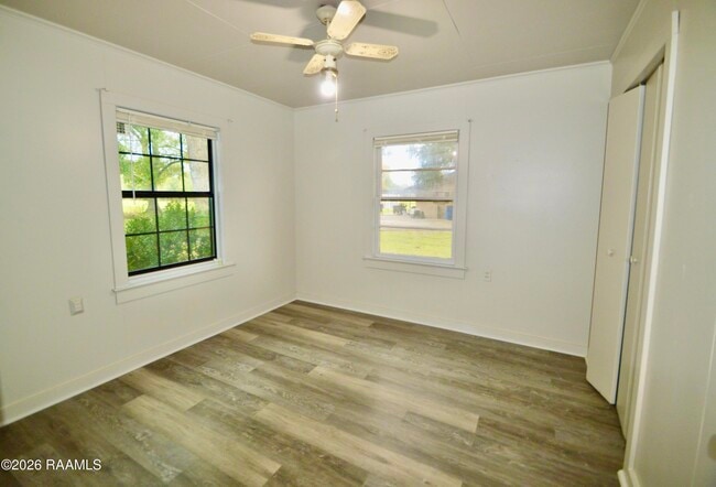 Building Photo - 2114 S Ave F