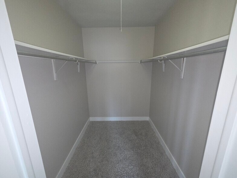 Building Photo - 299 Pembridge Ln