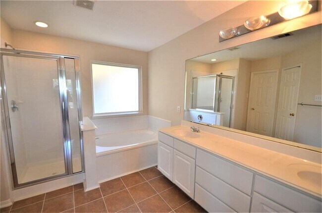 Building Photo - 2307 Stiller Ridge Way