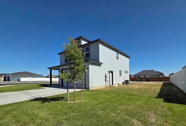 Building Photo - Stunning 3 Bedroom Home In Quincy!