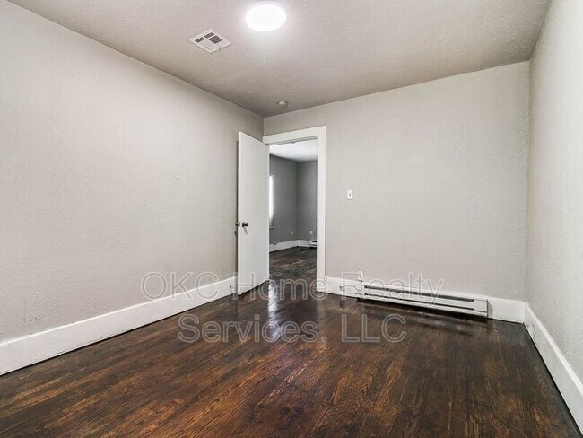 Building Photo - 1740 NW 11th St