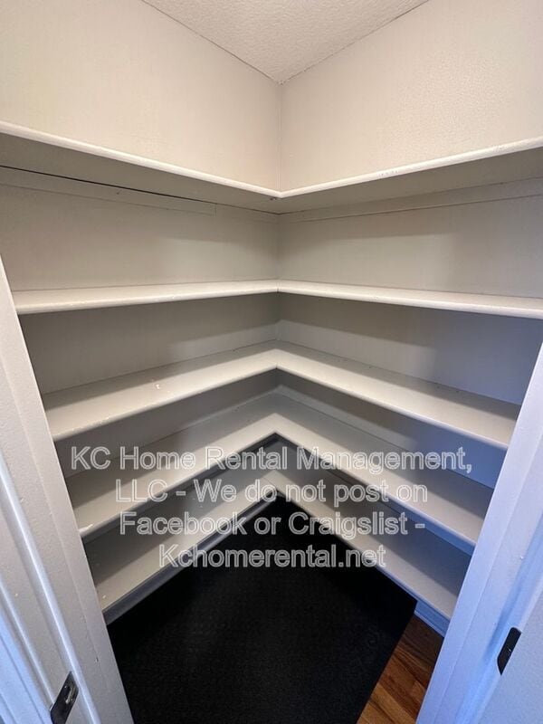 Building Photo - 224 S Huntsman Blvd