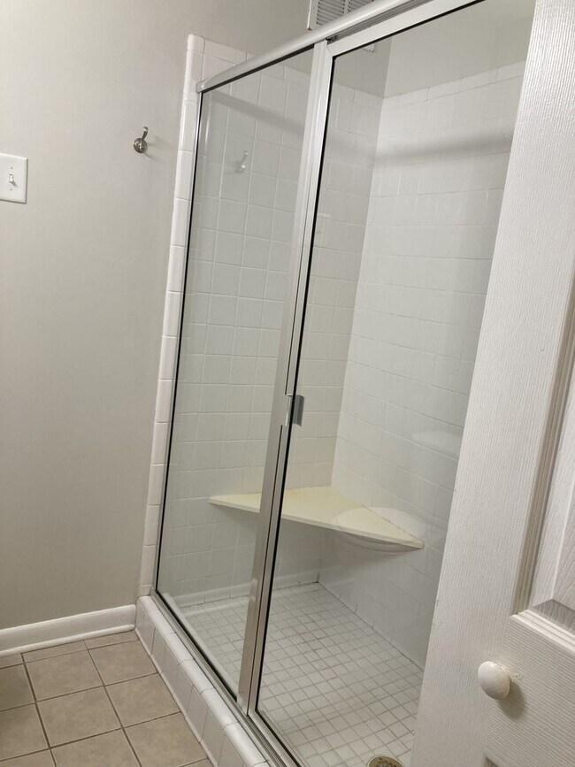 Building Photo - HISTORIC WAVERLY One Bedroom One Bath Condo