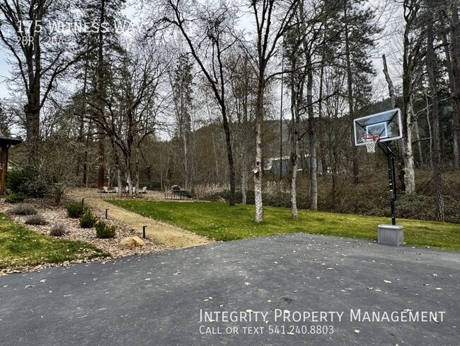 Building Photo - 175 Witness Wy