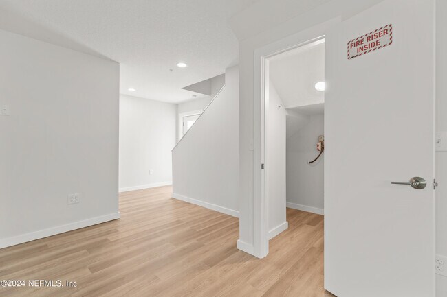 Building Photo - 223 19th St N