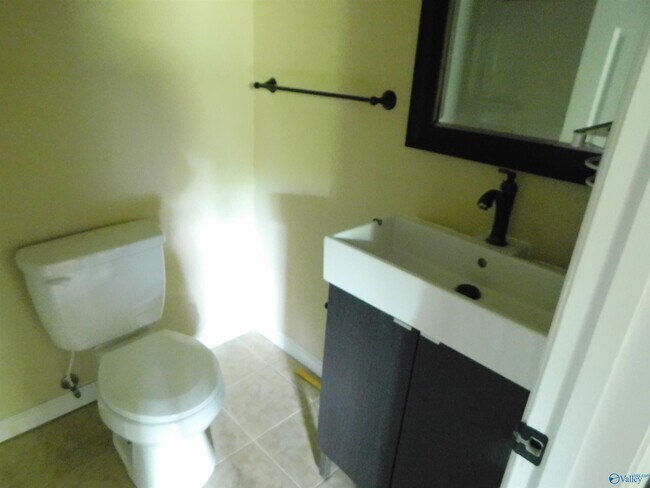 Building Photo - 314 Harolds Dr NW