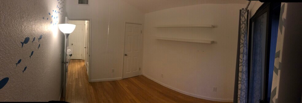 Building Photo - 512 Lewis Ln