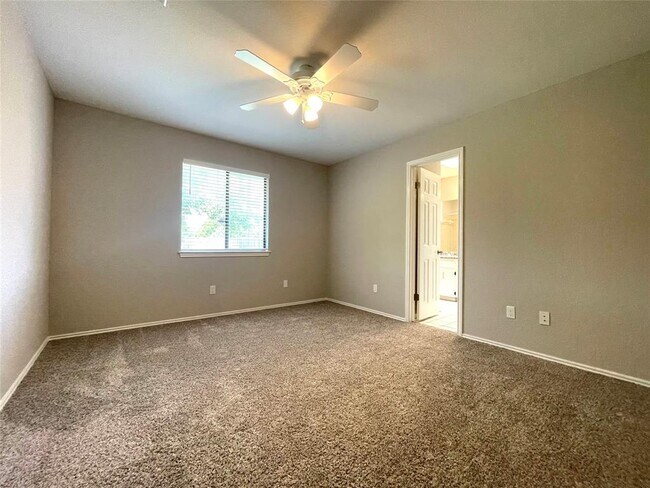 Building Photo - 1008 Cresswell Dr