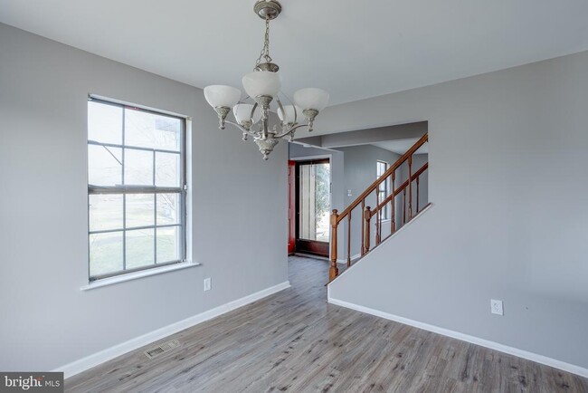 Building Photo - 101 Bayberry Ct