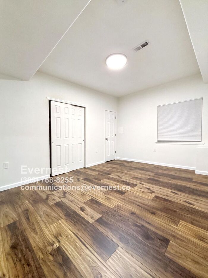 Building Photo - 550 Gallegos Cir