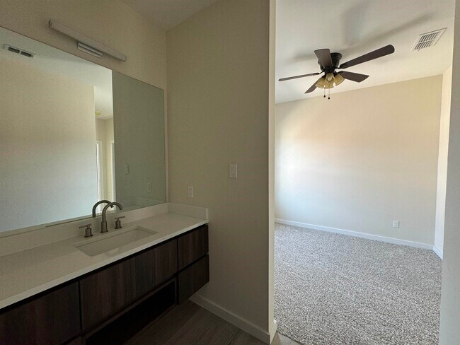 Building Photo - 210 Veracruz Dr