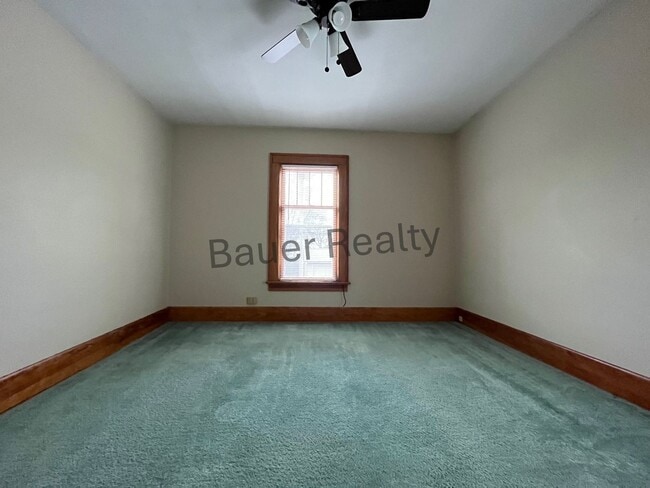 Building Photo - 3 Bedroom single family home