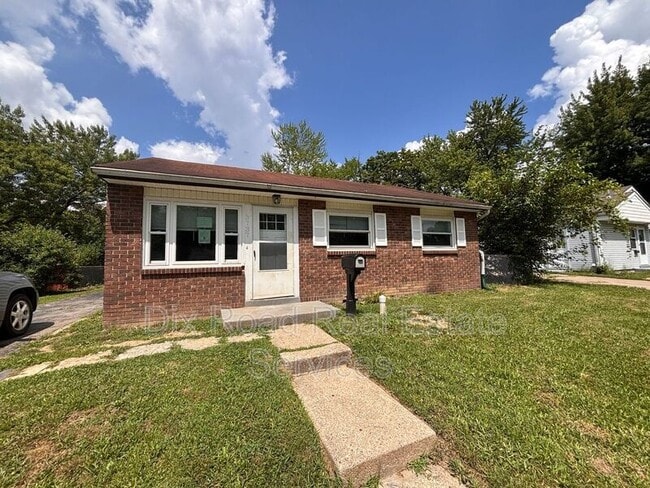 Primary Photo - 3737 Runyon Ave