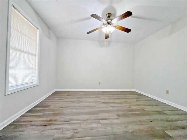 Building Photo - 11250 Ridge Hill Dr