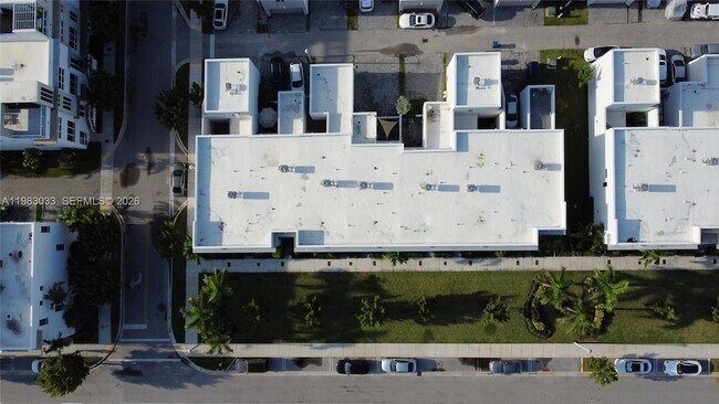 Building Photo - 10447 NW 66th St