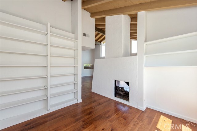 Building Photo - 16 Gillman St