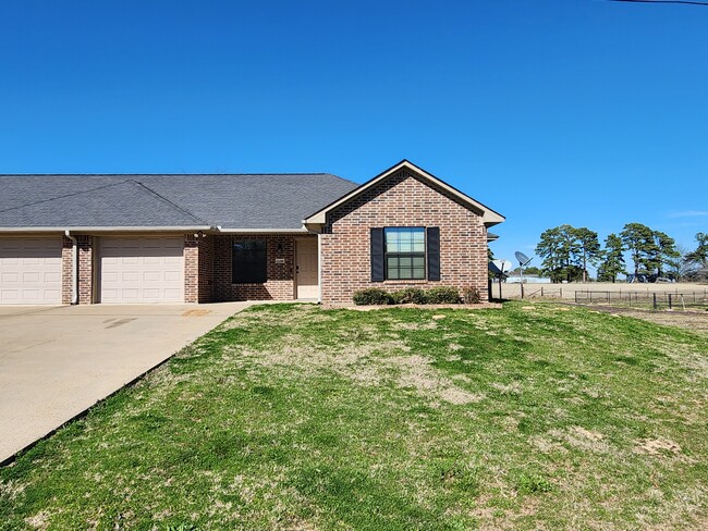 Building Photo - 13380 Country Meadow Ln