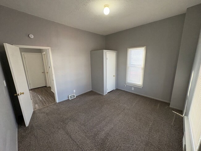 Building Photo - Lovely & Spacious 4-Bedroom Single-Family Home with Open Backyard