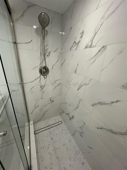 Building Photo - 20505 E Country Club Dr