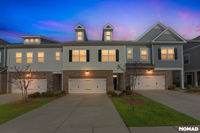 Building Photo - Spacious 3BR Townhome in Matthews