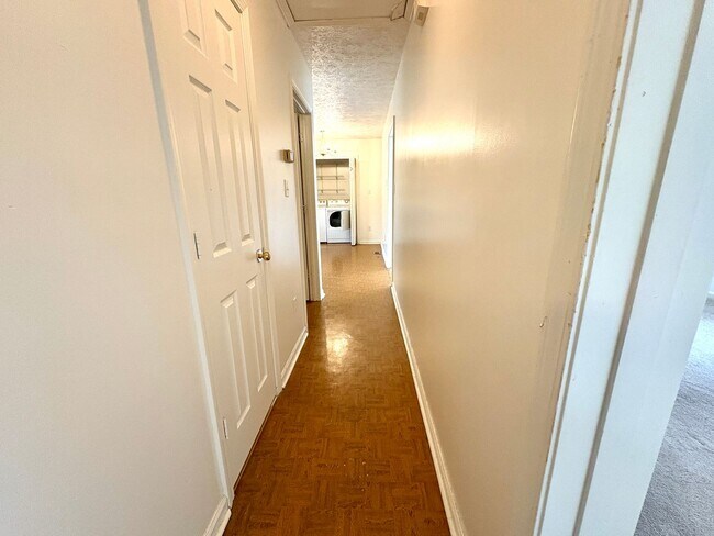 Building Photo - Roanoke St