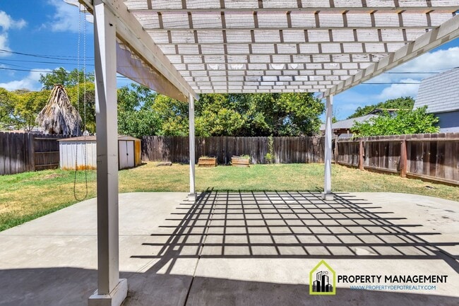 Building Photo - 3-Bedroom Home with Modern Touches-AF