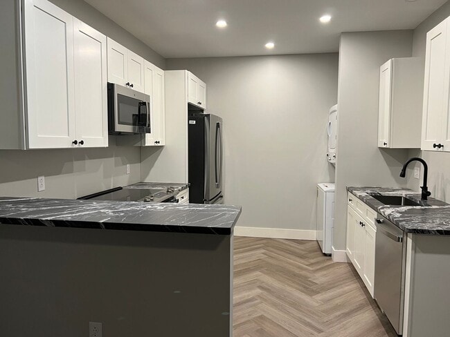 Building Photo - Northside