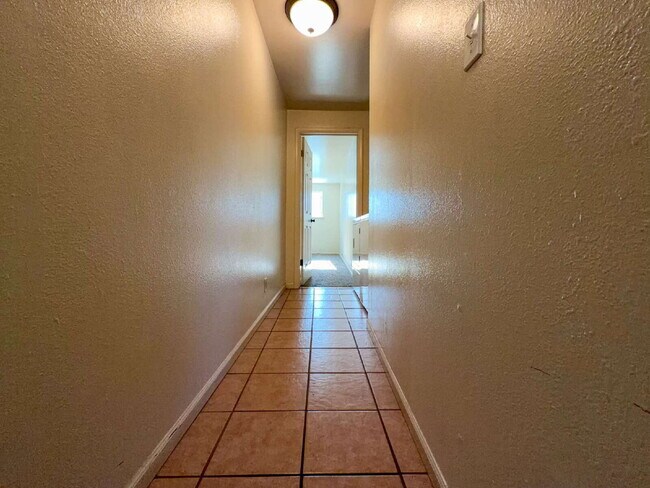 Building Photo - No HOA!