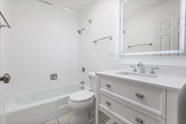 Building Photo - 5740 East Ave