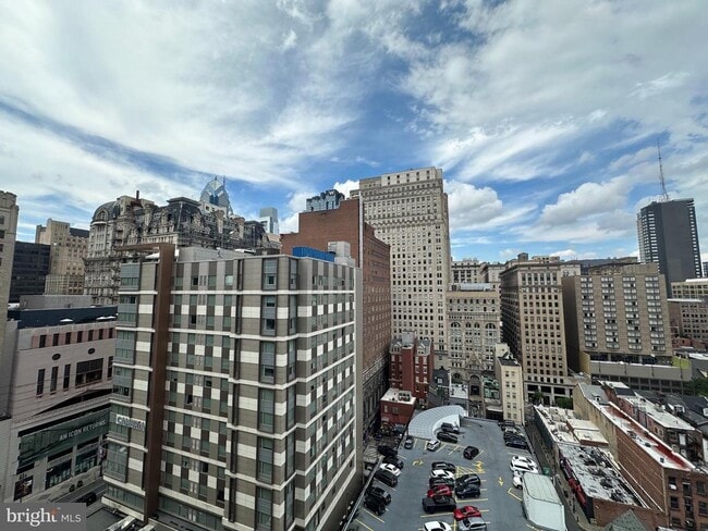 Building Photo - 1324 Locust St